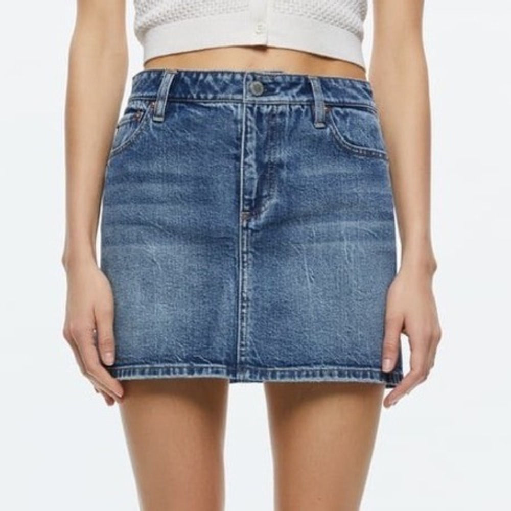 Alice + Olivia Jeans Joss High Rise Buckle Back Mini Skirt Brooklyn Blue 32